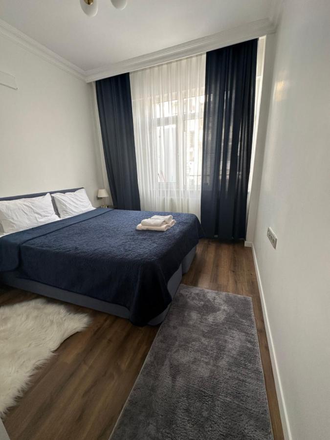 Center Of City In Besiktas 2 Plus 1 With 2 Bathroom And 3 Air Conditioner Istambul Exterior foto
